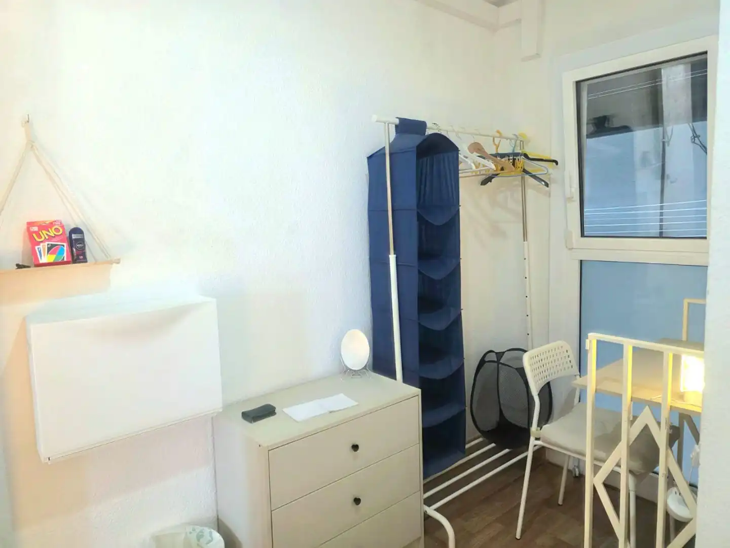Room in Carrer de la Conca de Tremp, 50, El Carmel Bedroom of Flat for share in Barcelona with Air Conditioner, Heating and Parquet flooring