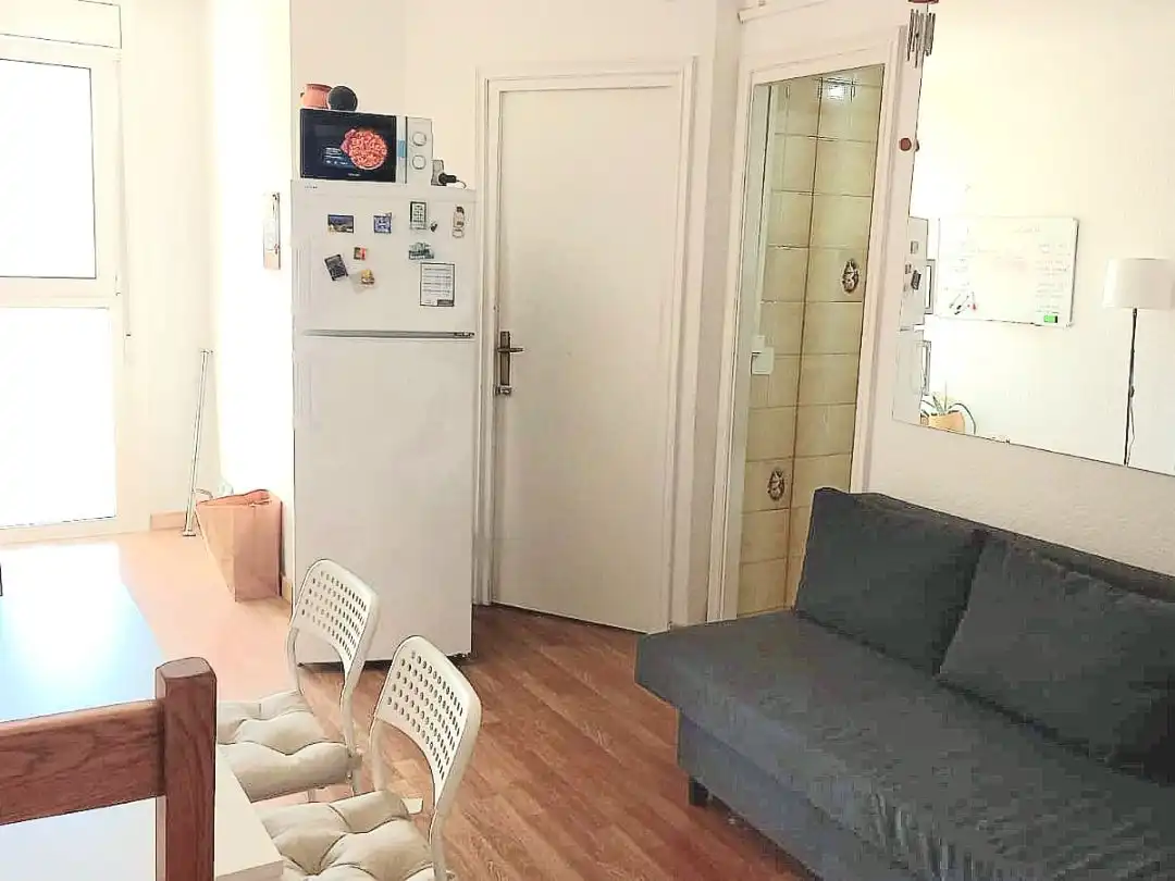 Room in Carrer de la Conca de Tremp, 50, El Carmel Living room of Flat for share in Barcelona with Air Conditioner, Heating and Parquet flooring