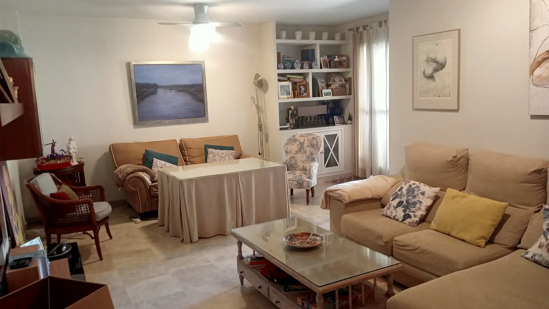 Wohnung zur Miete in Calle de las Trece Rosas, 11, Aljamar Wohnzimmer von Wohnung zur Miete in Tomares mit Klimaanlage, Heizung und Privatgarten