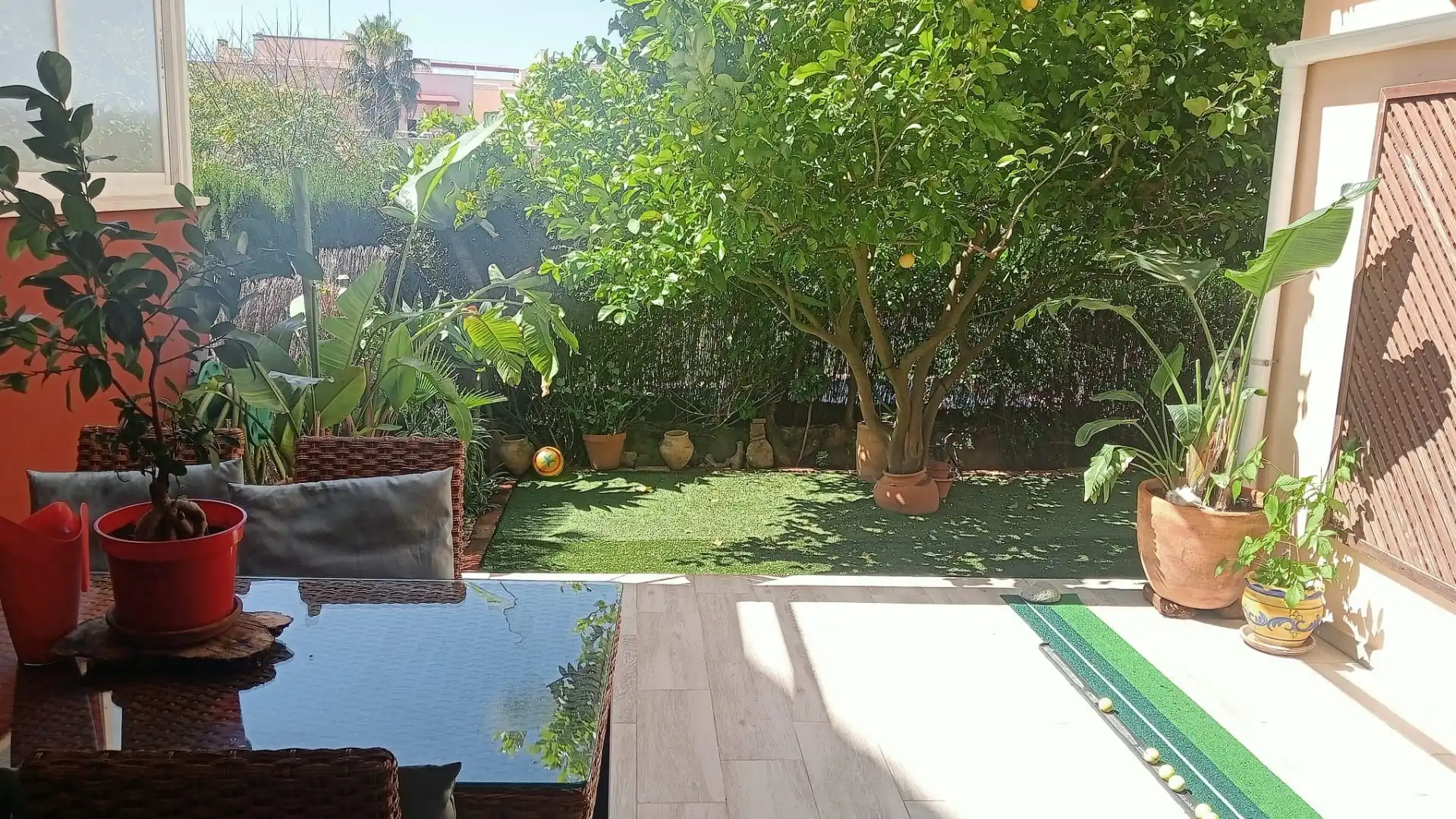Wohnung zur Miete in Calle de las Trece Rosas, 11, Aljamar Garten von Wohnung zur Miete in Tomares mit Klimaanlage, Heizung und Privatgarten