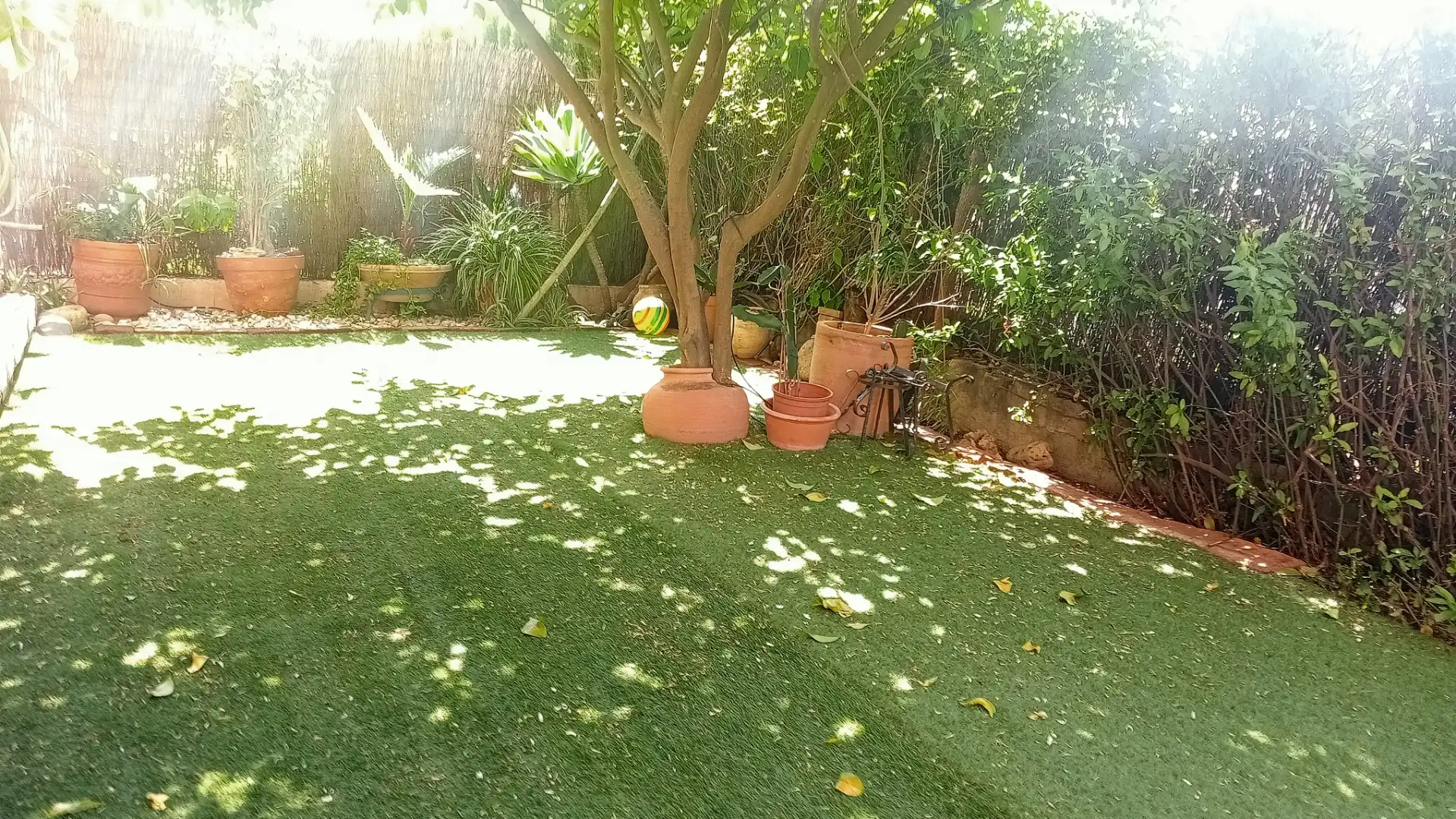 Wohnung zur Miete in Calle de las Trece Rosas, 11, Aljamar Garten von Wohnung zur Miete in Tomares mit Klimaanlage, Heizung und Privatgarten