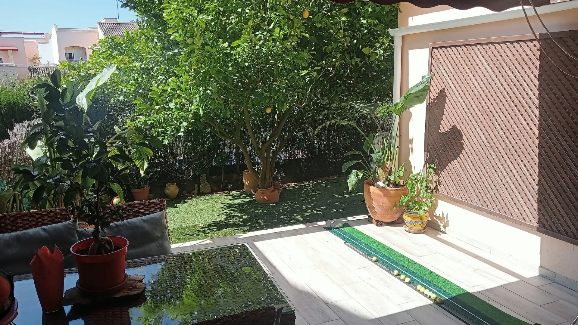 Wohnung zur Miete in Calle de las Trece Rosas, 11, Aljamar Garten von Wohnung zur Miete in Tomares mit Klimaanlage, Heizung und Privatgarten