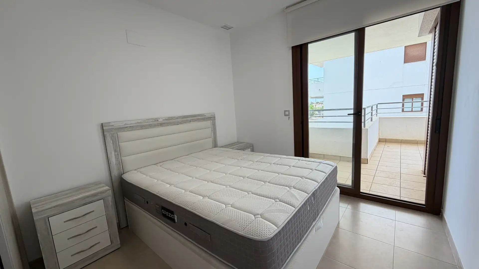 Dormitori de Pis en venda en Orihuela amb Aire condicionat, Terrassa i Piscina