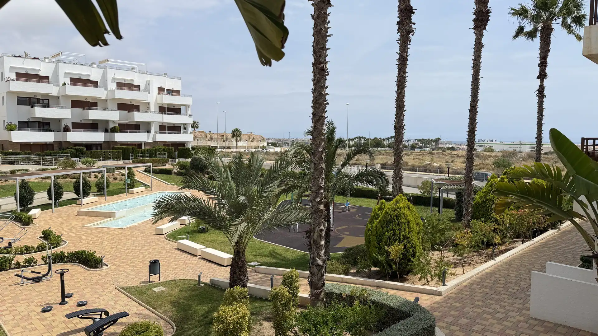 Vista exterior de Pis en venda en Orihuela amb Aire condicionat, Terrassa i Piscina