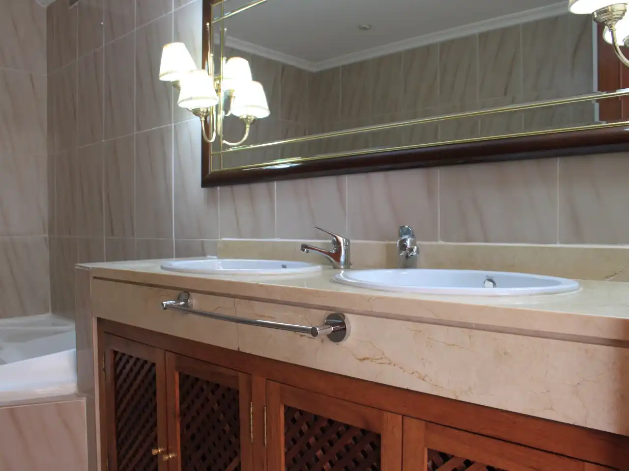 Piso de alquiler en Calle Pintor Cabrera, 21, Ensanche - Diputación Baño de Piso de alquiler en Alicante / Alacant con Aire acondicionado, Calefacción y Parquet