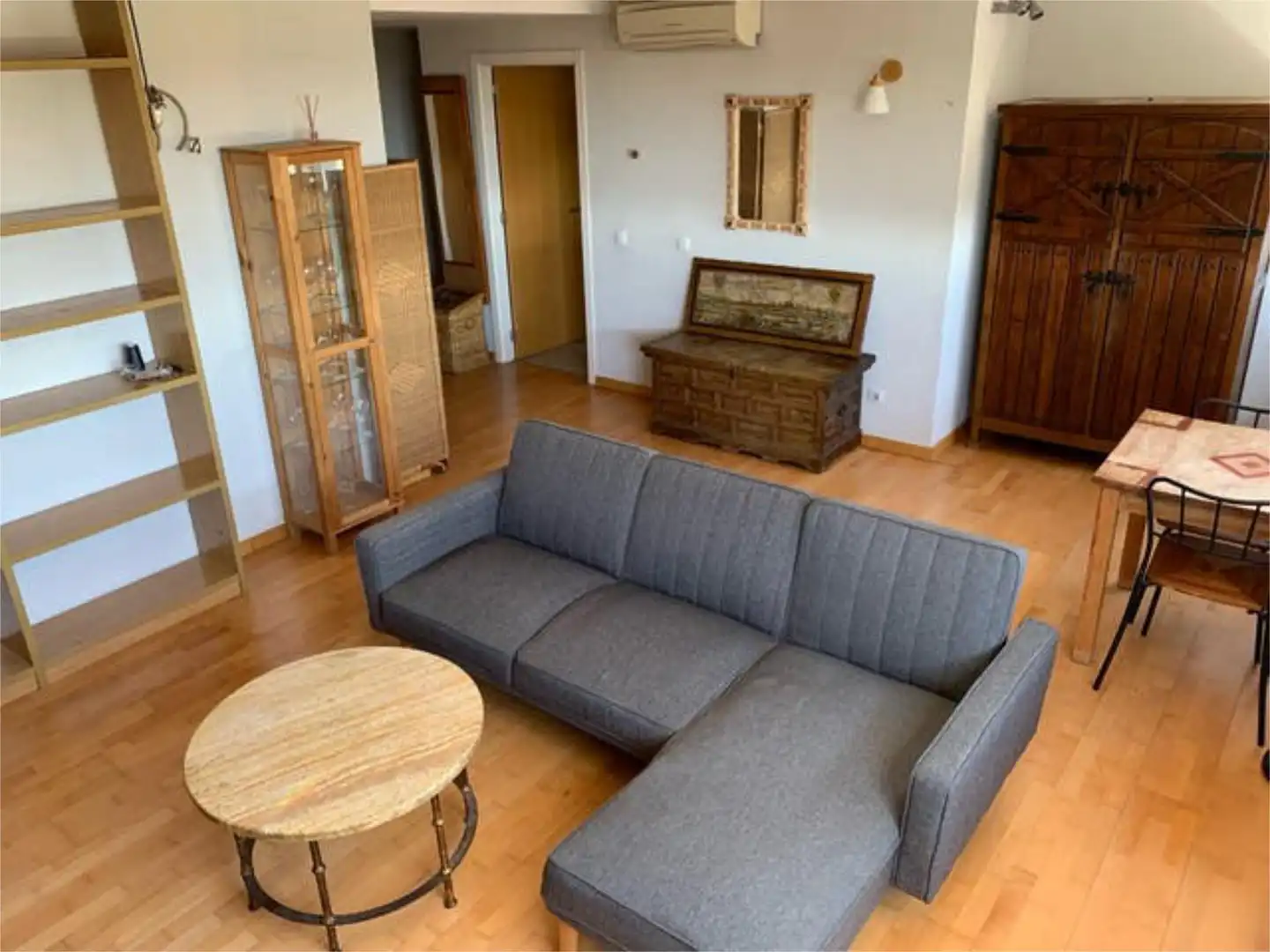 Piso de alquiler en Orcasur - 12 de Octubre Sala de estar de Piso de alquiler en Madrid con Calefacción, Jardín privado y Trastero