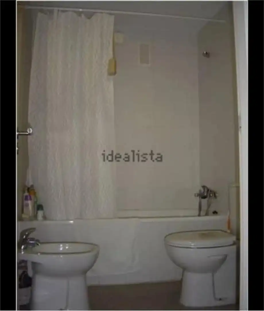 Piso de alquiler en Orcasur - 12 de Octubre Baño de Piso de alquiler en Madrid con Calefacción, Jardín privado y Trastero