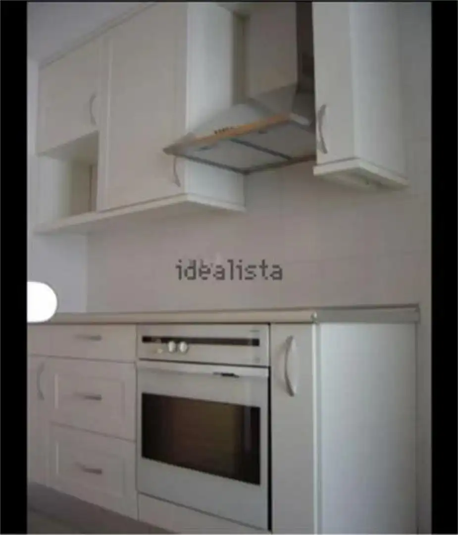 Piso de alquiler en Orcasur - 12 de Octubre Cocina de Piso de alquiler en Madrid con Calefacción, Jardín privado y Trastero