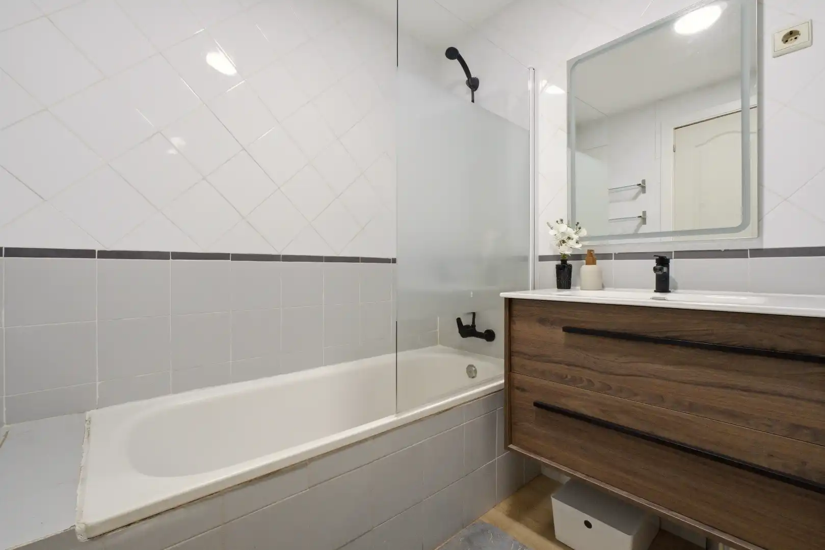 Casa o xalet en venda a Calle las Acacias, 5, Fuente El Saz de Jarama Bany de Casa o xalet en venda en Fuente El Saz de Jarama amb Aire condicionat, Terrassa i Piscina
