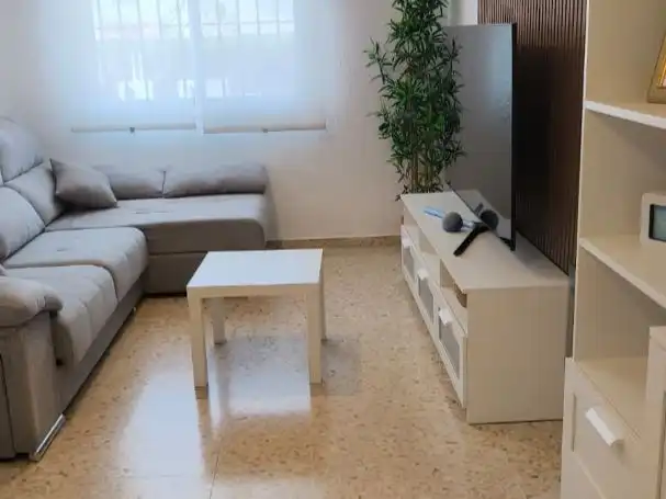 Piso en venta en Avenida Pablo Picasso, 18, Las Almenas Sala de estar de Piso en venta en Tomares con Aire acondicionado, Terraza y Piscina