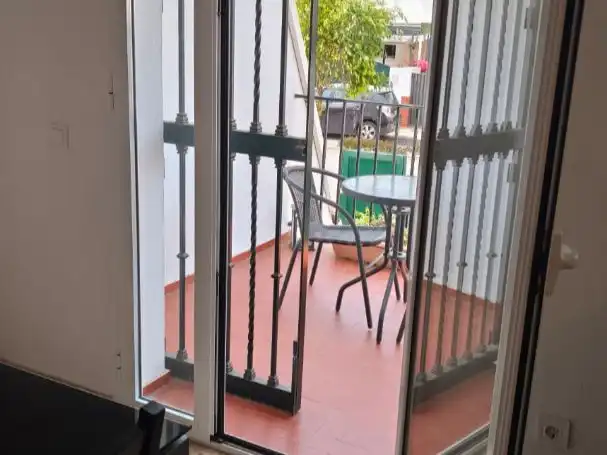 Piso en venta en Avenida Pablo Picasso, 18, Las Almenas Terraza de Piso en venta en Tomares con Aire acondicionado, Terraza y Piscina