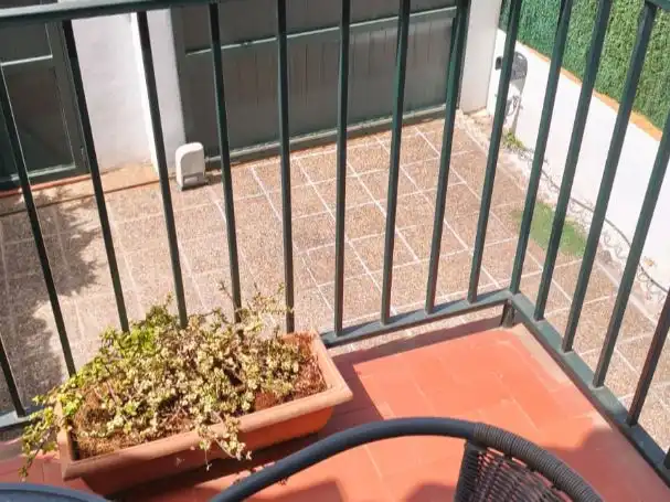 Piso en venta en Avenida Pablo Picasso, 18, Las Almenas Terraza de Piso en venta en Tomares con Aire acondicionado, Terraza y Piscina