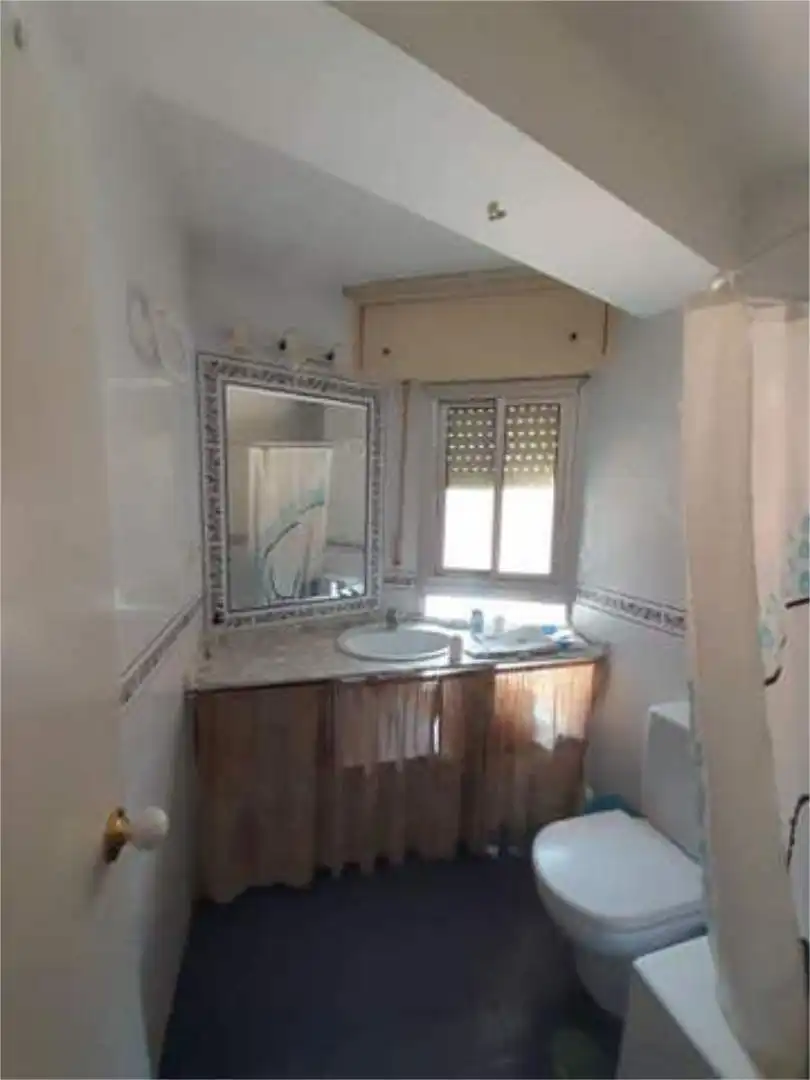 Baño de Piso de alquiler en Almería con Terraza