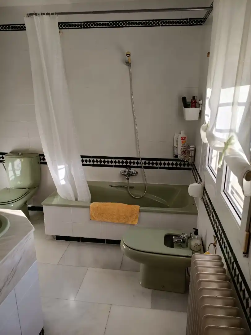 Casa adosada en venda a Calle Olivo, 113, Valdeastillas - Fuentezuelas Bany de Casa adosada en venda en Jaén amb Aire condicionat, Calefacció i Jardí privat