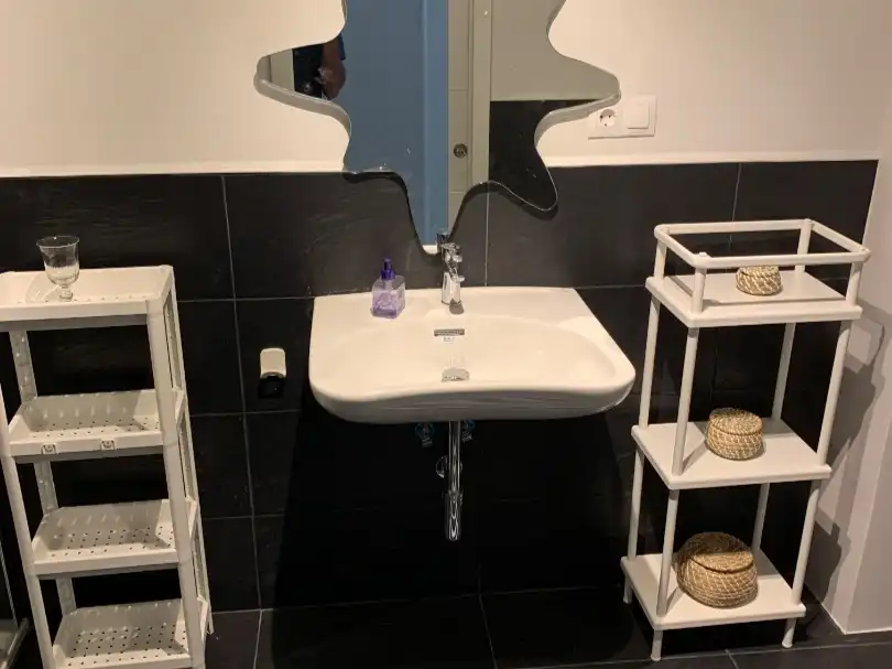 Baño de Piso de alquiler en Santander con Calefacción, Parquet y Amueblado