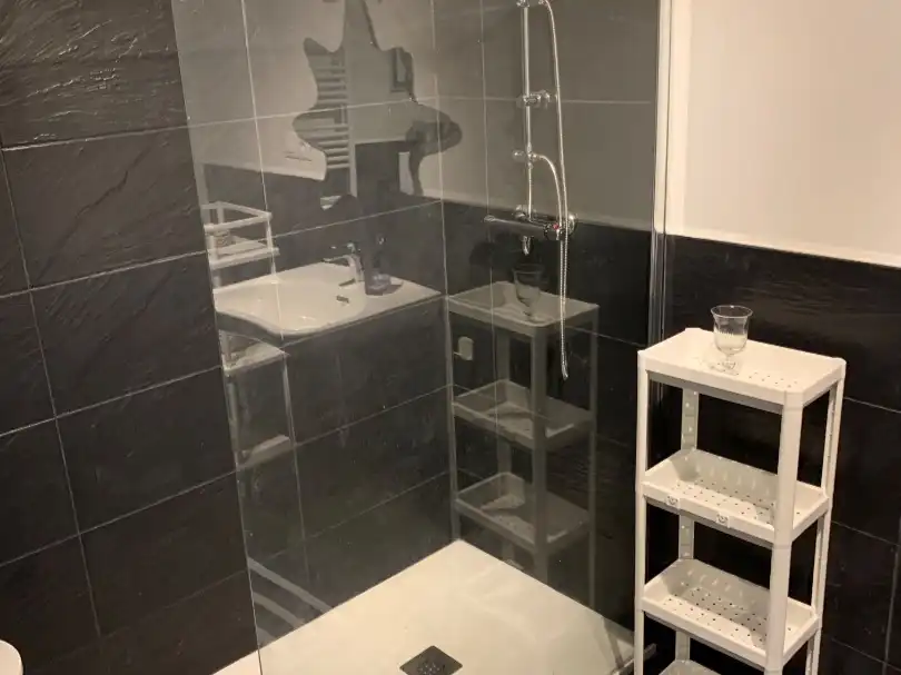 Baño de Piso de alquiler en Santander con Calefacción, Parquet y Amueblado