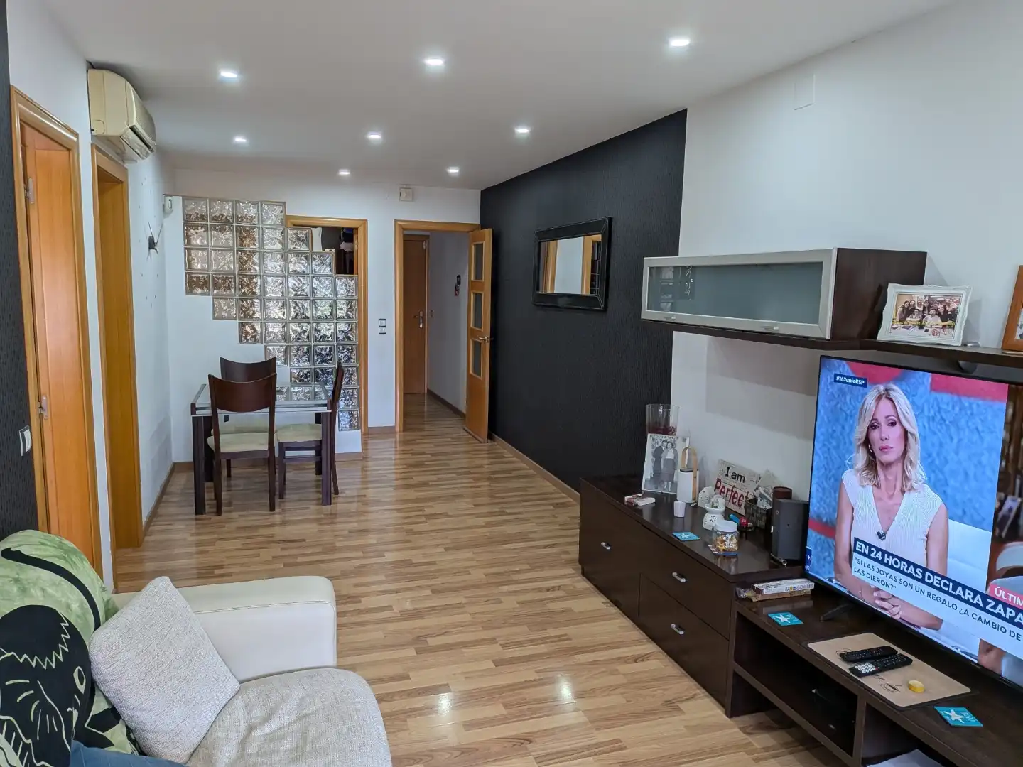 Sala de estar de Piso en venta en Sabadell con Parquet, Amueblado y Horno