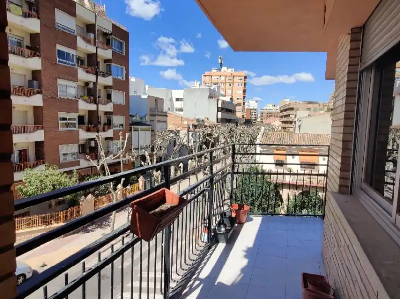 Piso de alquiler en Passeig de L'estació, 33, Cariñena - Carinyena Vista exterior de Piso de alquiler en Vila-real con Balcón