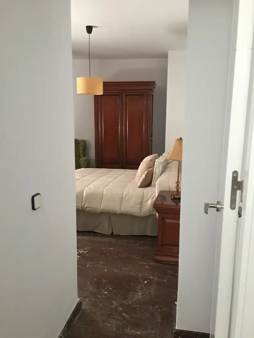 Habitación de Piso de alquiler en Jaén con Aire acondicionado, Calefacción y Amueblado