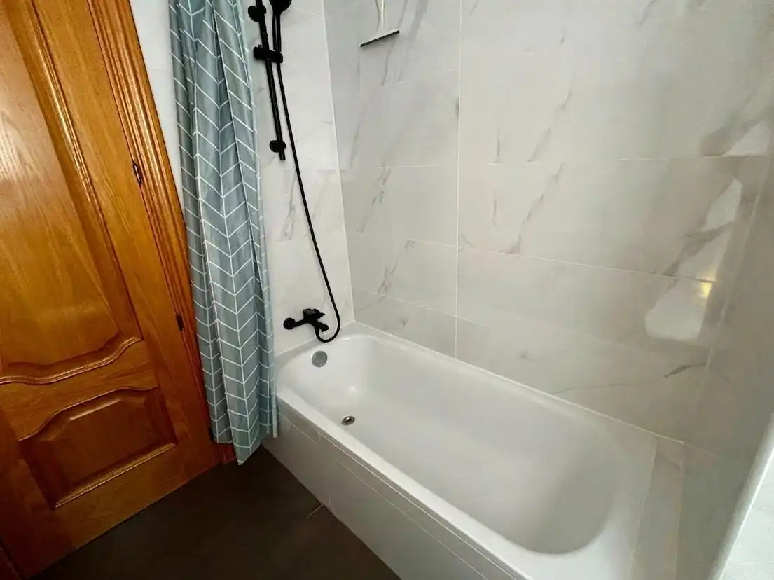 Flat for sale in Calle Capitán Antonio de Oro, 20, Casco Antiguo Sur Bathroom of Flat for sale in Ciempozuelos with Air Conditioner and Terrace