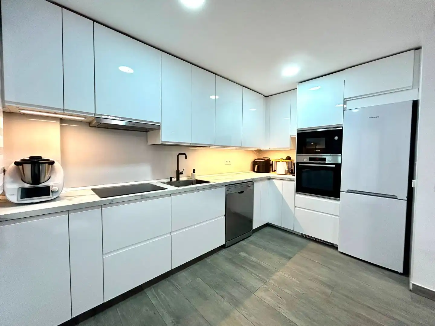 Flat for sale in Calle Capitán Antonio de Oro, 20, Casco Antiguo Sur Kitchen of Flat for sale in Ciempozuelos with Air Conditioner and Terrace