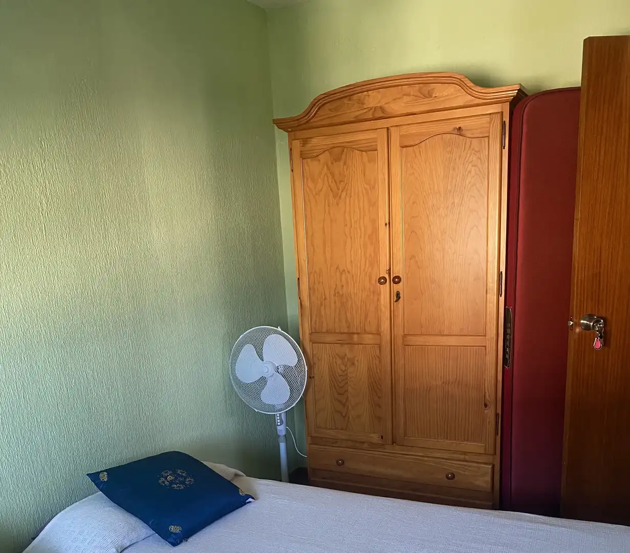 Room in Plaza Acuario, 3, Nuevo Parque - Los Rosales - Tráfico Pesado Room in Plaza Acuario, 3, Nuevo Parque - Los Rosales - Tráfico Pesado