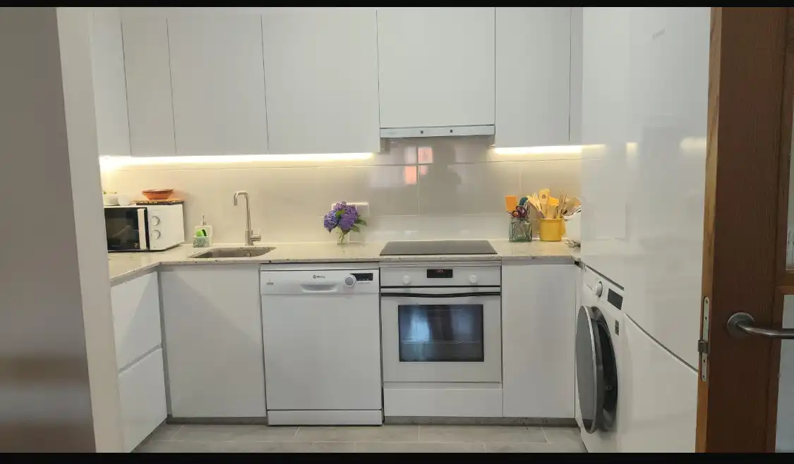 Kitchen of Flat for share in Vilagarcía de Arousa  with Heating, Parquet flooring and Furnished