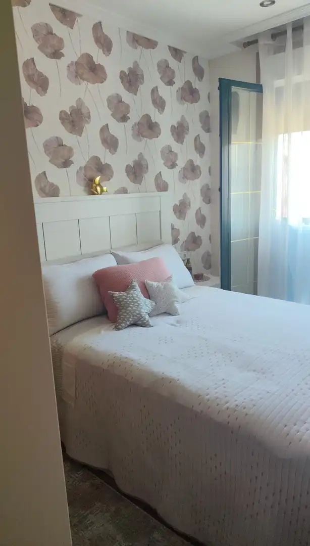 Bedroom of Flat for share in Vilagarcía de Arousa  with Heating, Parquet flooring and Furnished