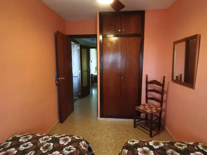 Dormitori de Pis en venda en Miramar amb Aire condicionat i Terrassa