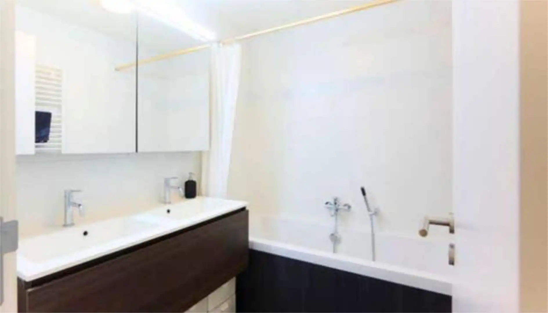 Wohnung zur Miete in El Poblenou Badezimmer von Wohnung zur Miete in Barcelona mit Heizung, Terrasse und Abstellraum