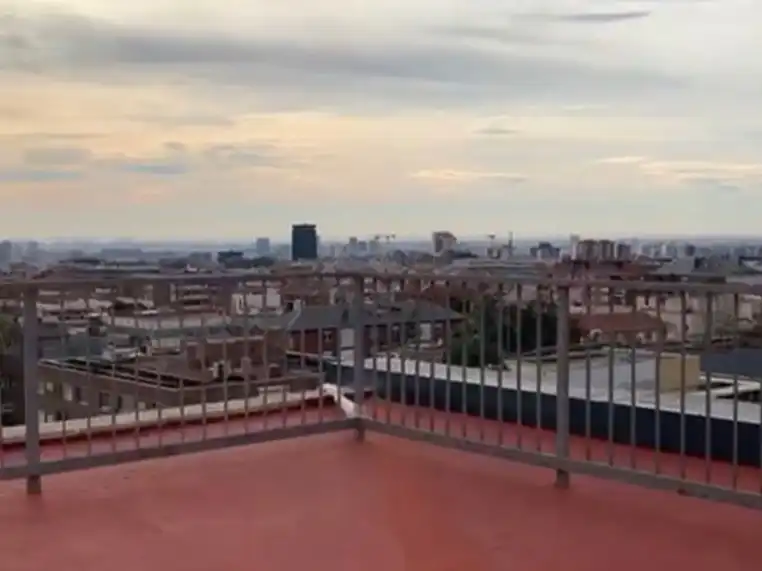 Habitación en Carrer de Dalmases, 30, Les Tres Torres Terraza de Planta baja para compartir en Barcelona con Calefacción, Jardín privado y Terraza