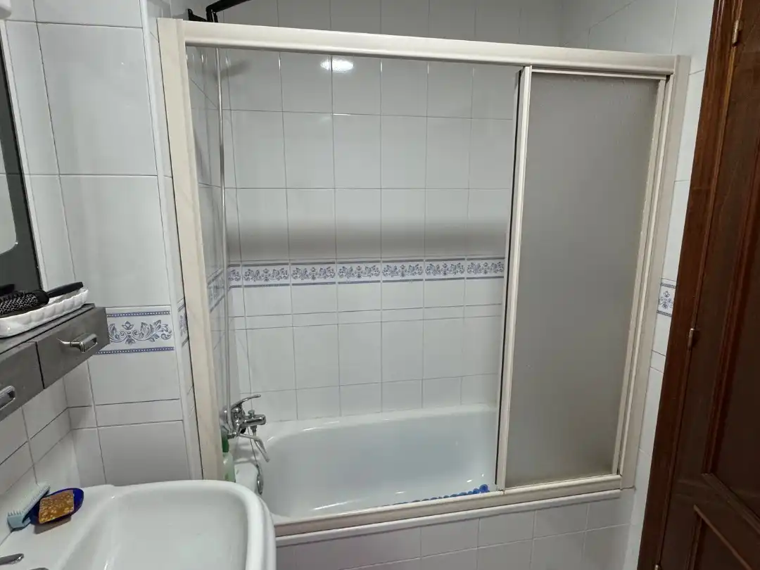 Flat for sale in Estrada de Santa Marta, 4, Baiona Bathroom of Flat for sale in Baiona with Parquet flooring, Terrace and Storage room