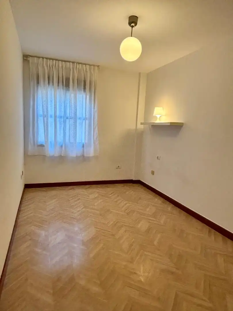 Piso en venta en Calle Segunda la Monja, 6, Barranco Grande Habitación de Piso en venta en Santa Cruz de Tenerife con Parquet, Trastero y Amueblado