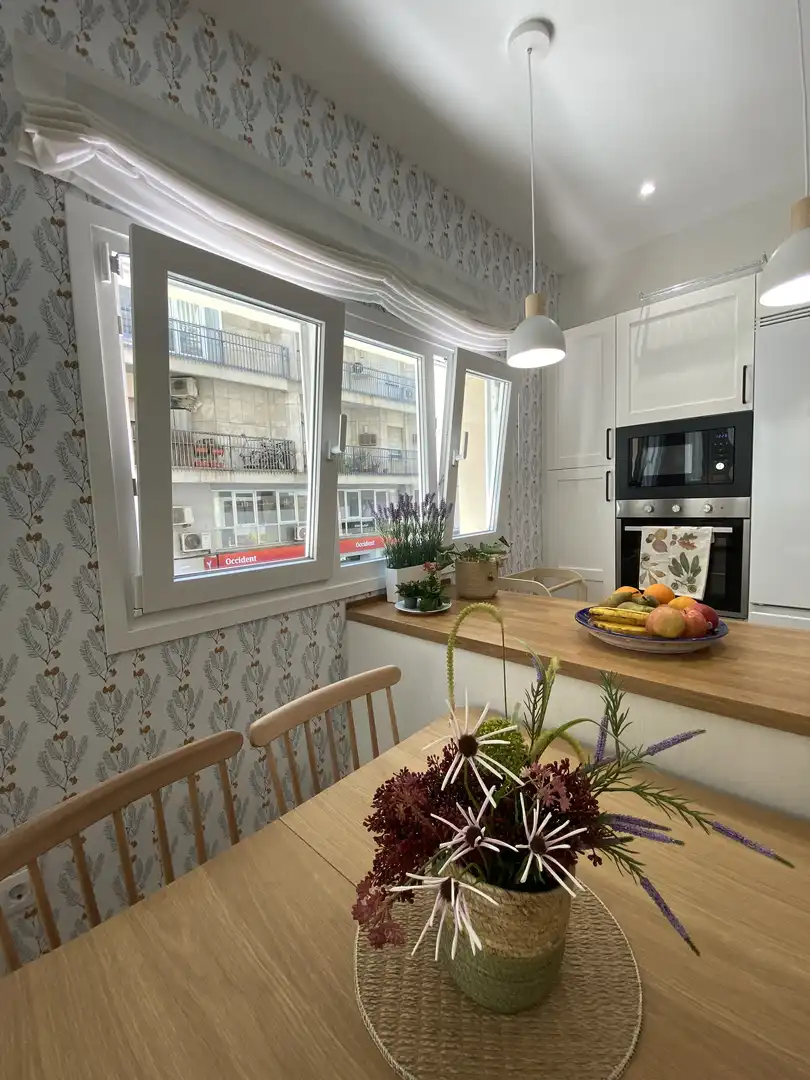 Flat for rent in Calle Madre Ràfols, 1, Los Remedios Kitchen of Flat for rent in Sevilla with Air Conditioner, Heating and Parquet flooring