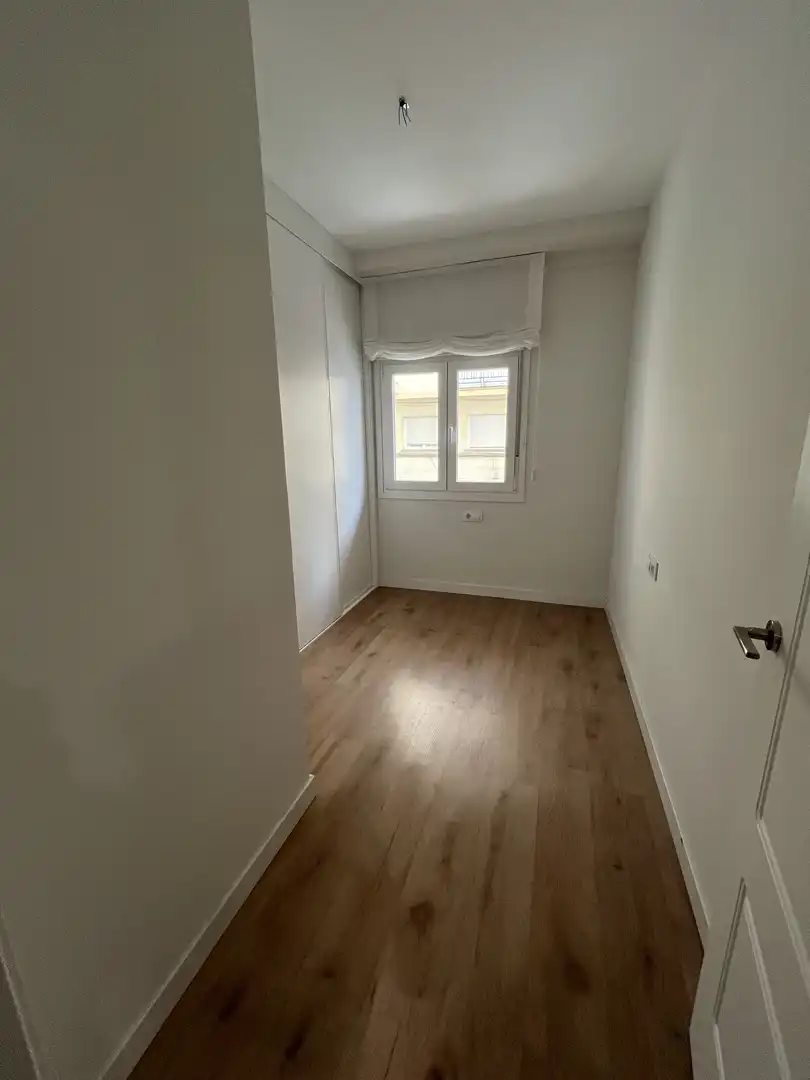 Flat for rent in Calle Madre Ràfols, 1, Los Remedios Bedroom of Flat for rent in Sevilla with Air Conditioner, Heating and Parquet flooring