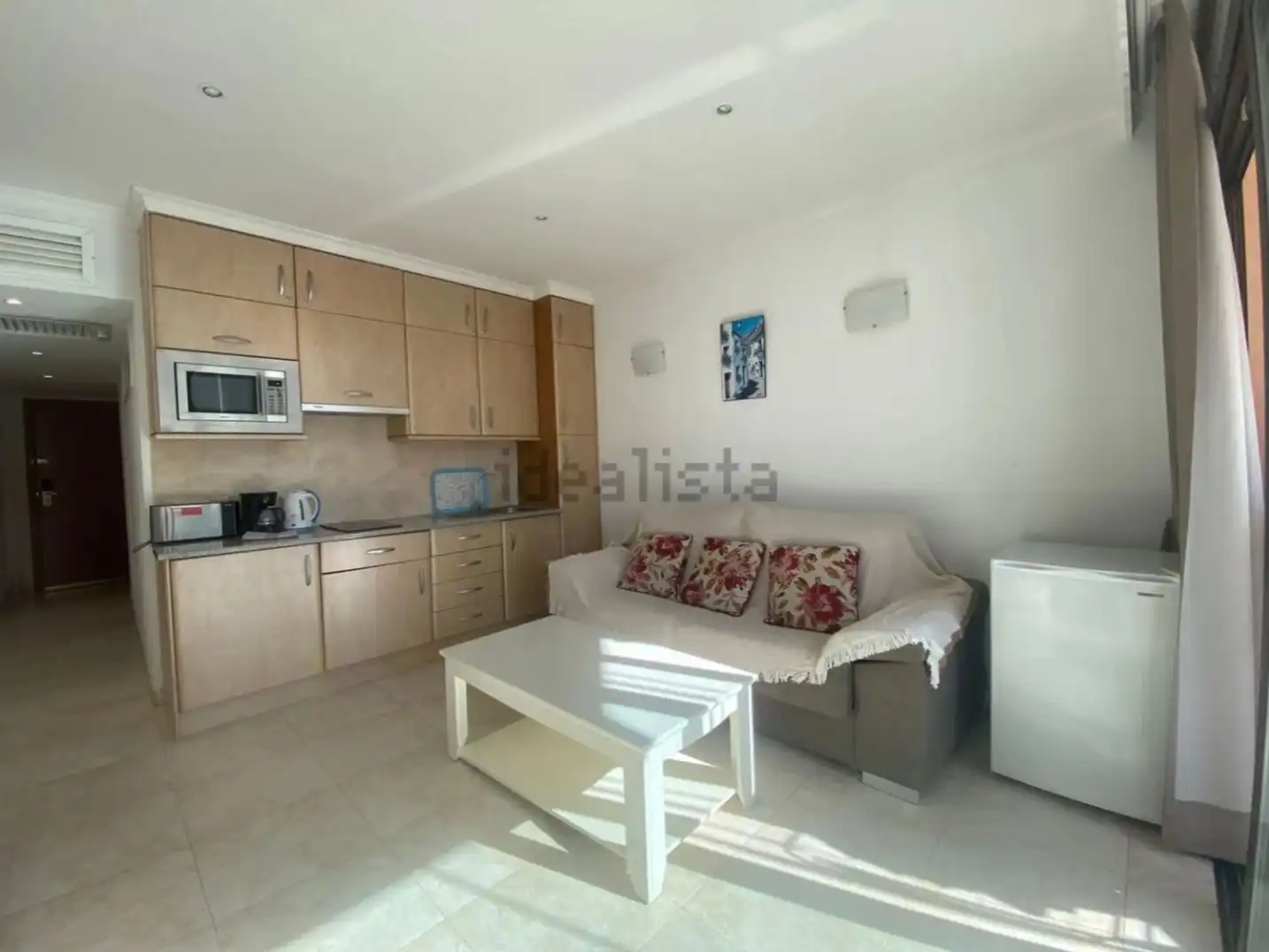 Apartamento en venta en Calle Martínez Catena, 6, Puerto Deportivo Sala de estar de Apartamento en venta en Fuengirola con Aire acondicionado, Terraza y Balcón