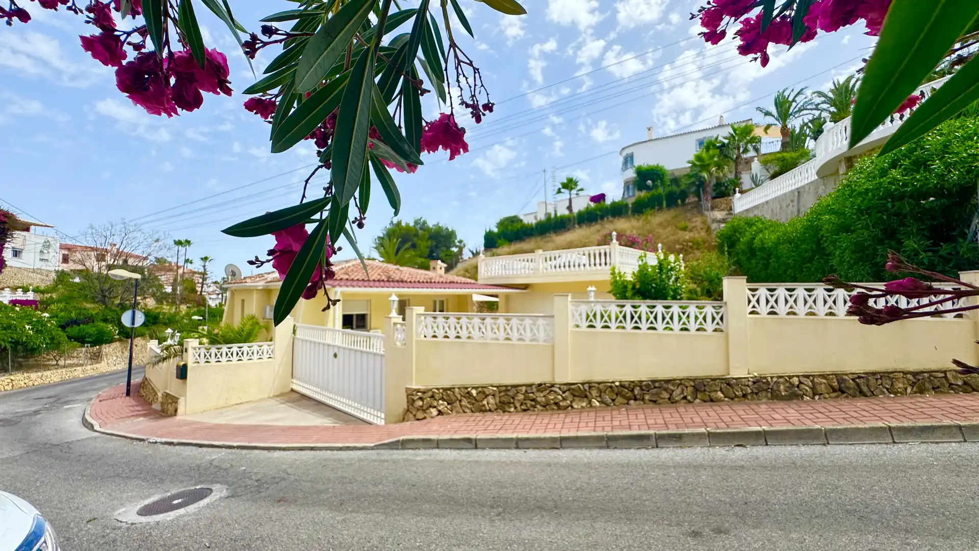 Casa o chalet en venta en Carrer Guatemala, 7, Coloma Vista exterior de Casa o chalet en venta en La Nucia con Aire acondicionado, Terraza y Balcón