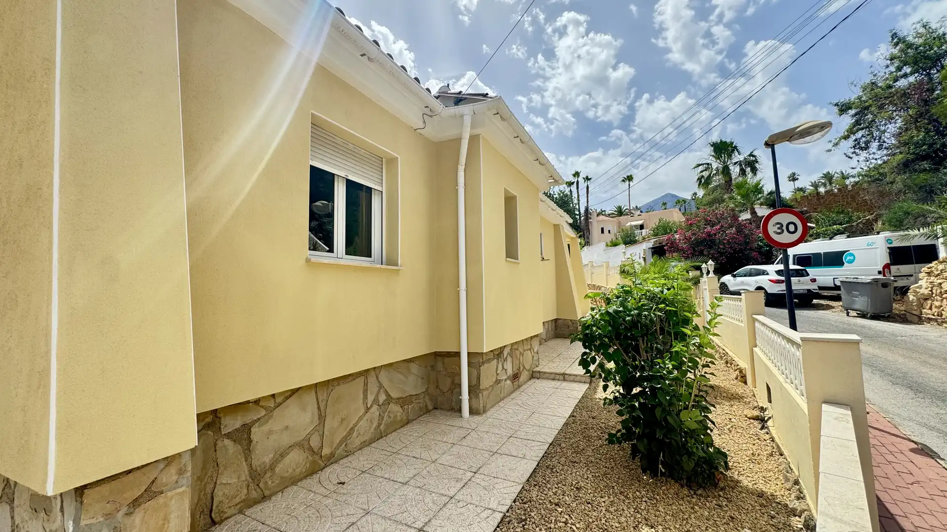 Casa o chalet en venta en Carrer Guatemala, 7, Coloma Vista exterior de Casa o chalet en venta en La Nucia con Aire acondicionado, Terraza y Balcón