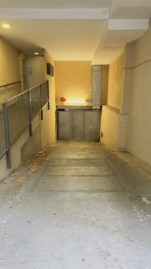 Parking of Garage for sale in Salt