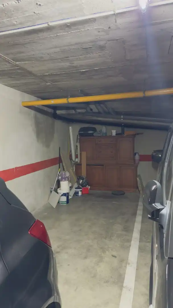 Garage for sale in Salt