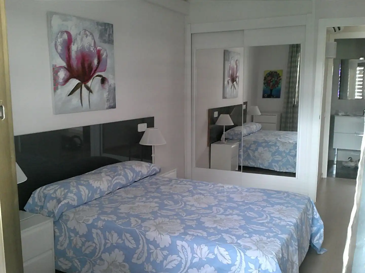 Wohnung zur Miete in Carrer del Cardenal Vidal I Barraquer, 2, Nou Eixample Nord Schlafzimmer von Wohnung zur Miete in Tarragona Capital mit Klimaanlage, Schwimmbad und Balkon