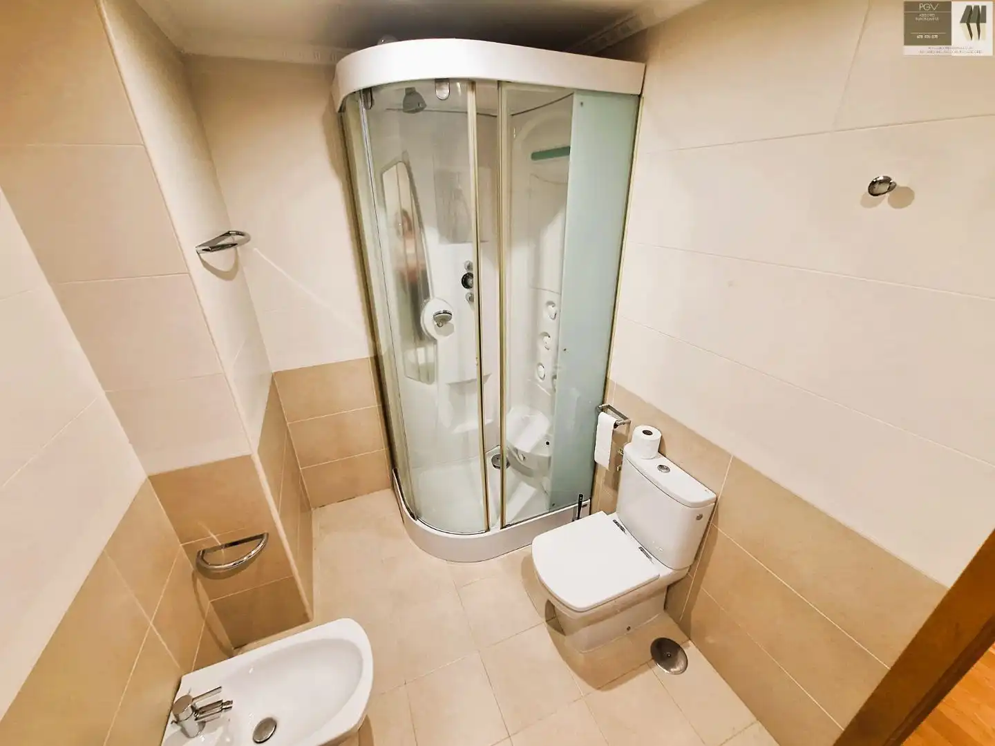 Flat for rent in Avenida de Monelos, 147, Eirís Bathroom of Flat for rent in A Coruña Capital with Heating, Storage room and Furnished