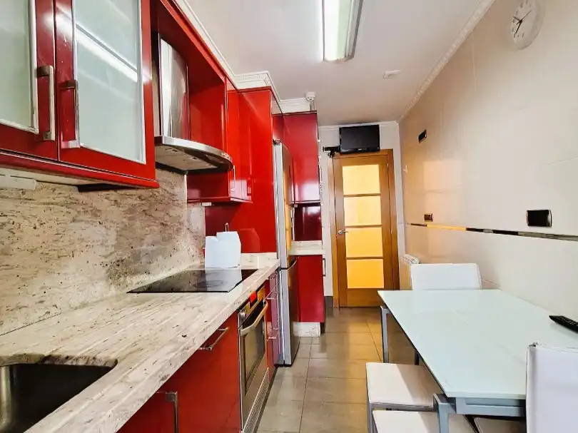 Flat for rent in Avenida de Monelos, 147, Eirís Kitchen of Flat for rent in A Coruña Capital with Heating, Storage room and Furnished