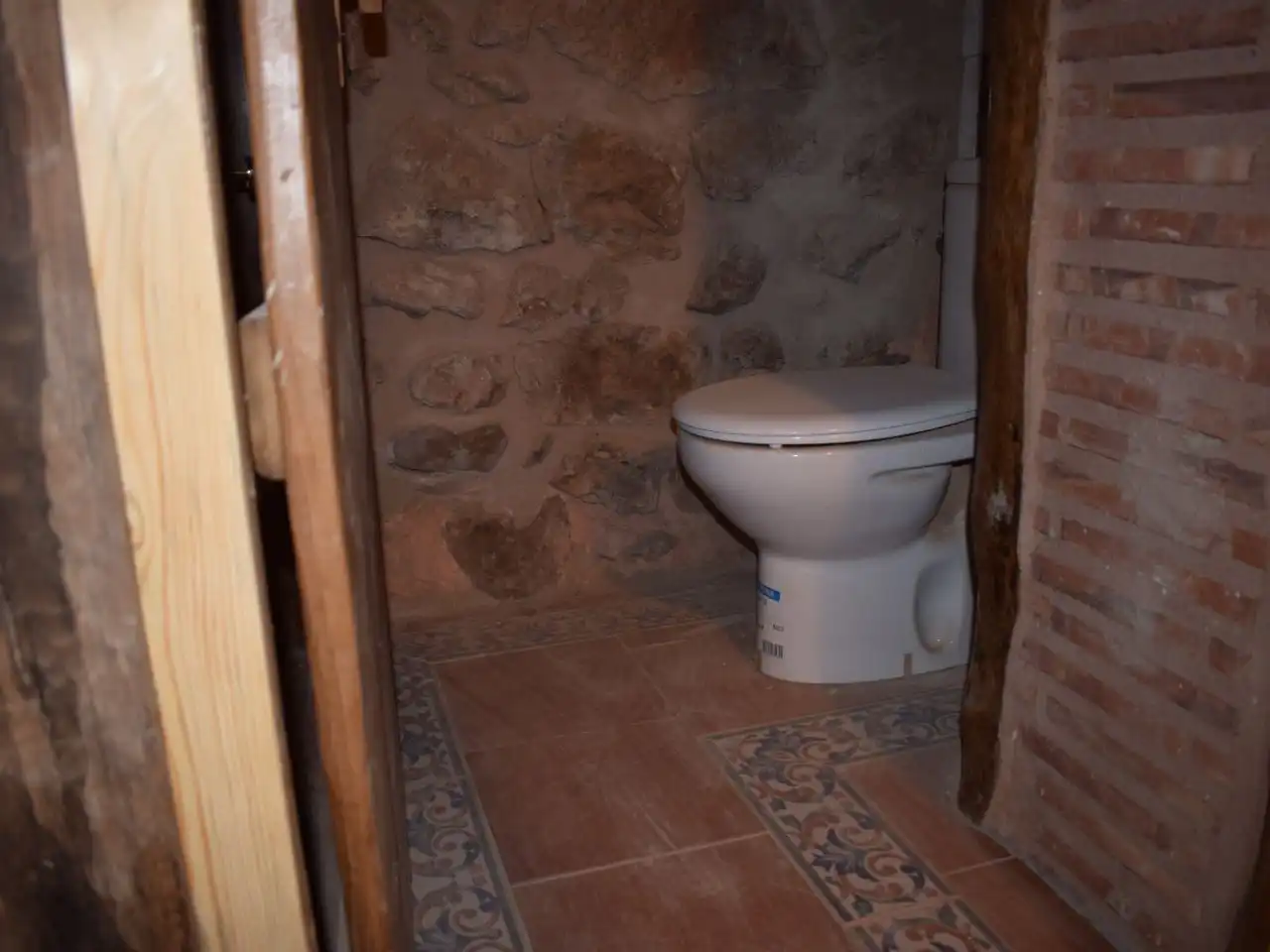 Baño de Piso en venta en Canales de la Sierra con Balcón