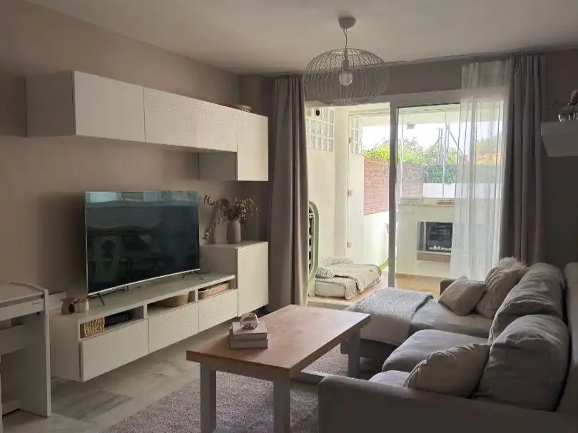 Piso en venta en Calle Doña Julia, 1, Doña Julia Golf Sala de estar de Piso en venta en Casares con Aire acondicionado, Terraza y Piscina