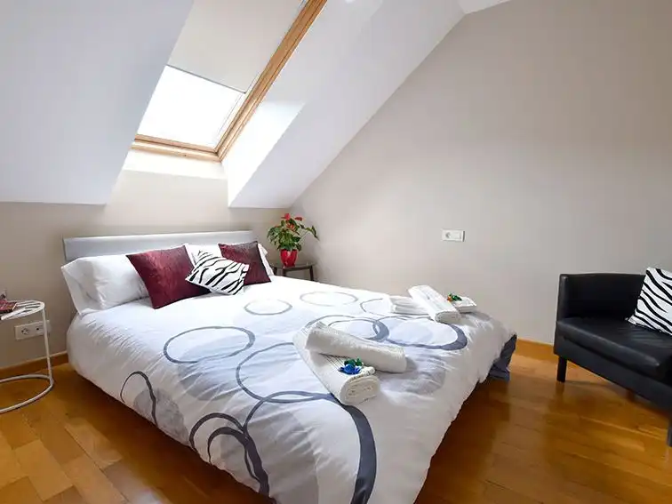 Dachboden zum Verkauf in Rúa Ramón Peinador, 38, Mondariz-Balneario Schlafzimmer von Dachboden zum Verkauf in Mondariz-Balneario mit Klimaanlage, Heizung und Parkett