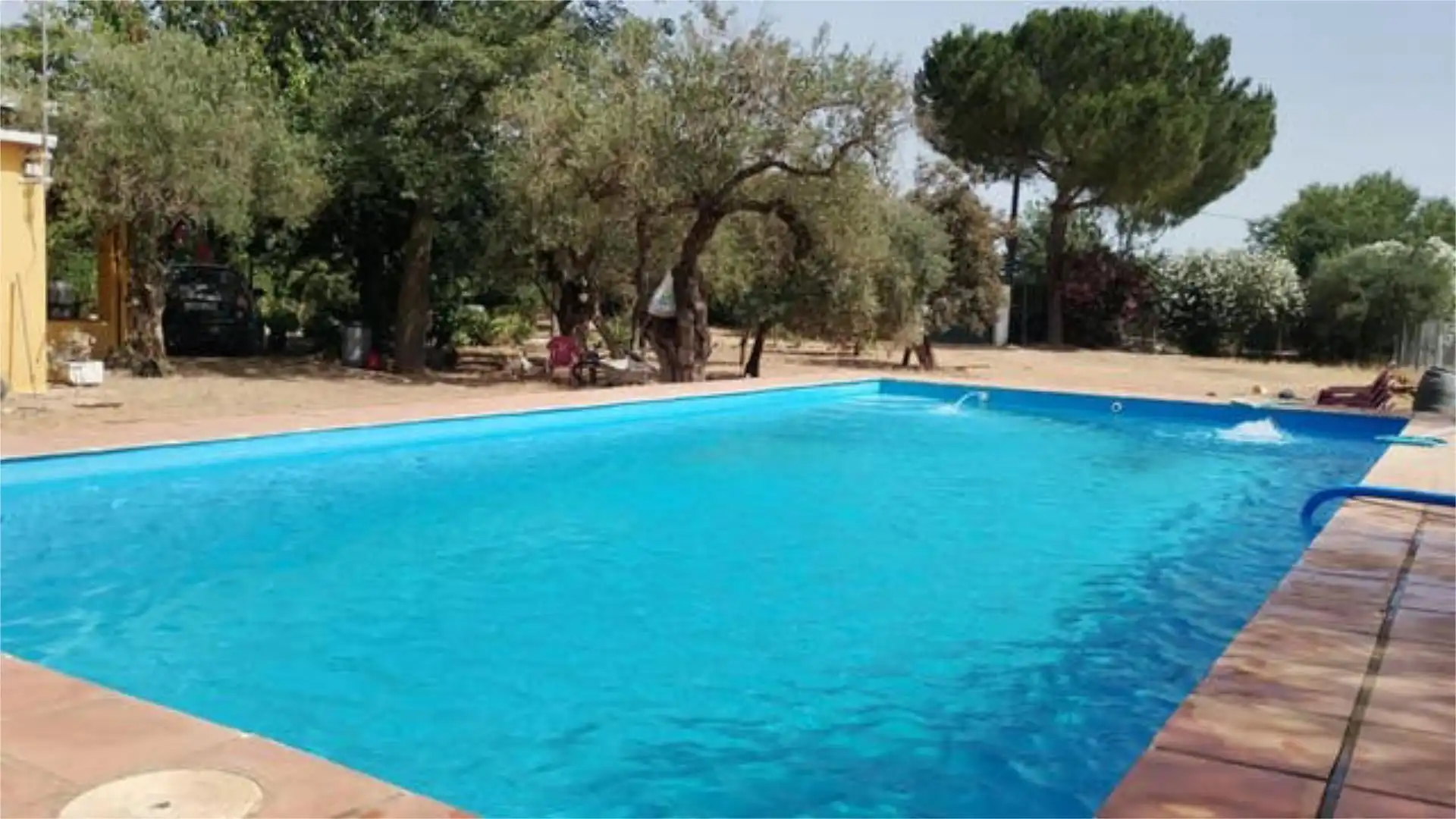 Casa adosada en venta en Umbrete Piscina de Casa adosada en venta en Umbrete