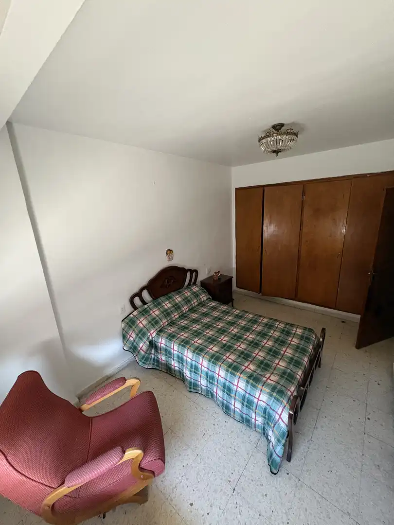 Dormitori de Pis en venda en Montealegre del Castillo amb Moblat i Balcó