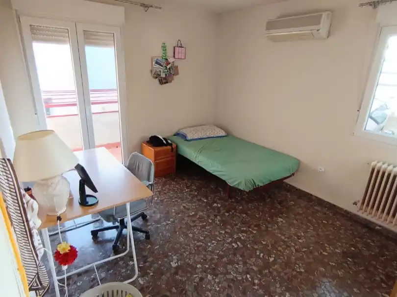 Habitación de Piso de alquiler en Jaén con Aire acondicionado, Calefacción y Terraza