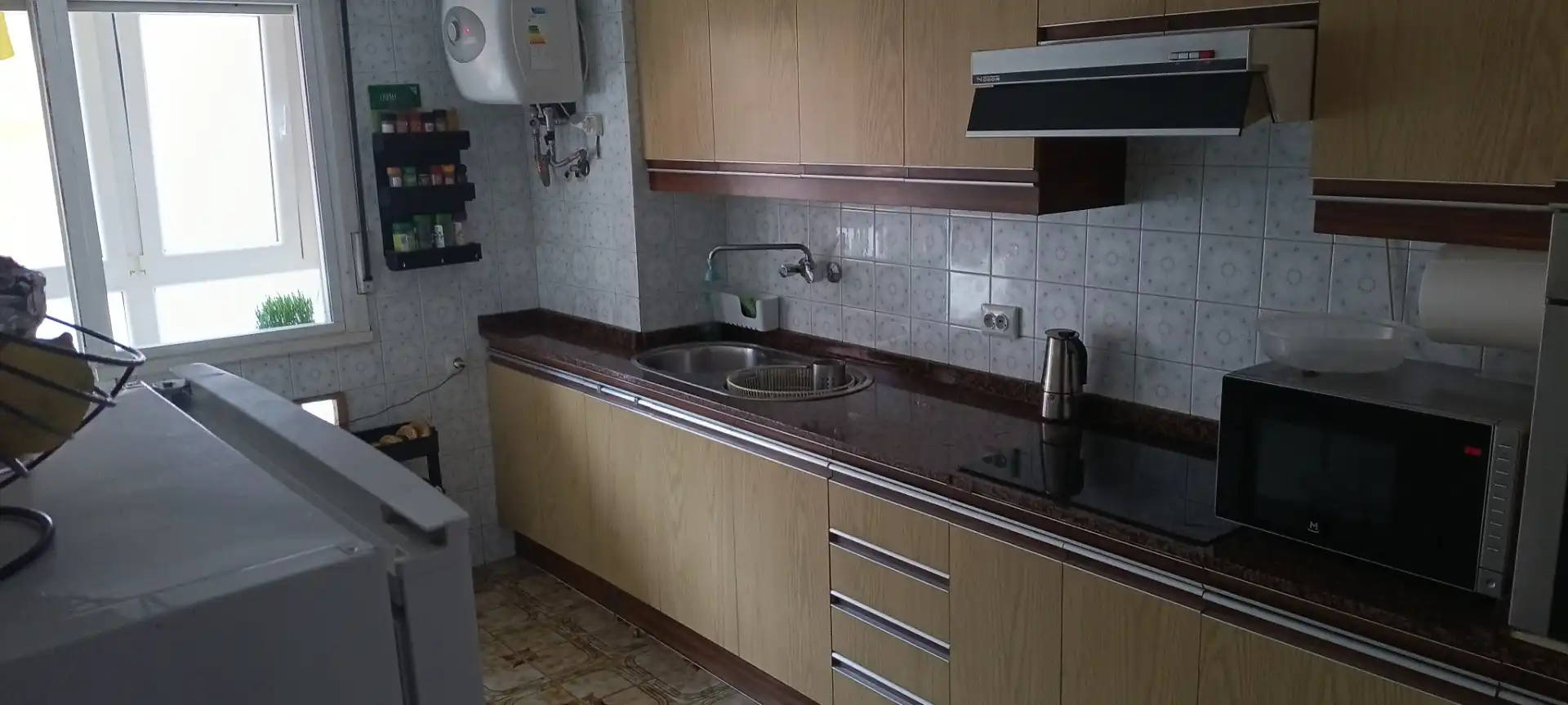 Habitació a Calle Progreso, 5, Ceares Cuina de Pis per a compartir en Gijón amb Terrassa, Moblat i Forn
